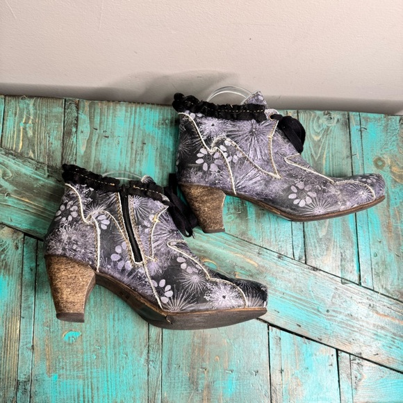 Rovers Womens Size 40 EUR Grey Leather Zip Laces Floral Steampunk Ankle Boots - Picture 11 of 16
